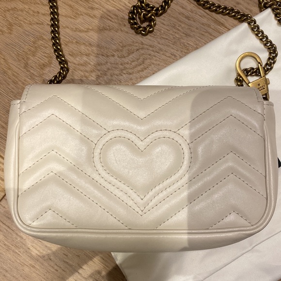 Gucci GG Marmont leather super mini bag - Picture 7 of 9